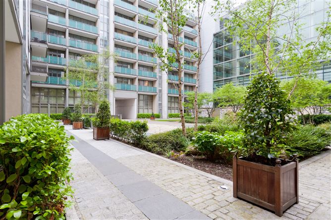 96 Kirkpatrick House, Spencer Dock, IFSC, Dublin 1, D01 HW53