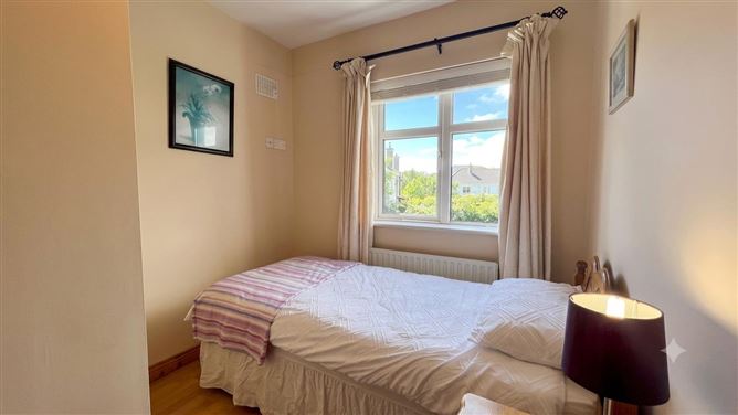 Photo 15 of 24 — 74 Garrán Ard, Doughiska, Galway City