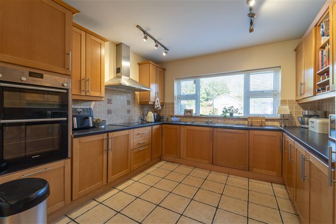 Photo 12 of 33 — 88 Clonkeen Road, Deansgrange, Blackrock, Dublin