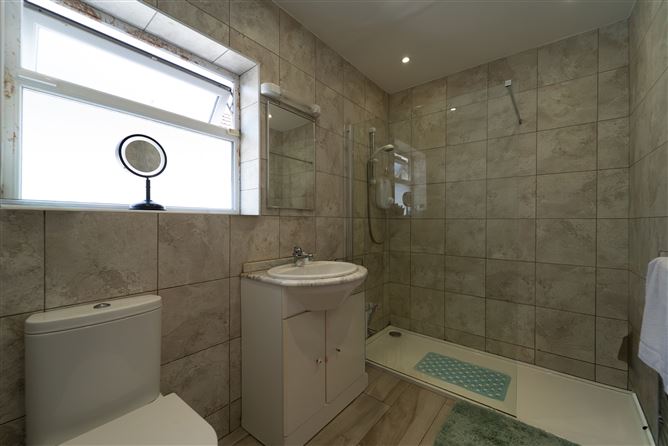 Photo 23 of 33 — 88 Clonkeen Road, Deansgrange, Blackrock, Dublin