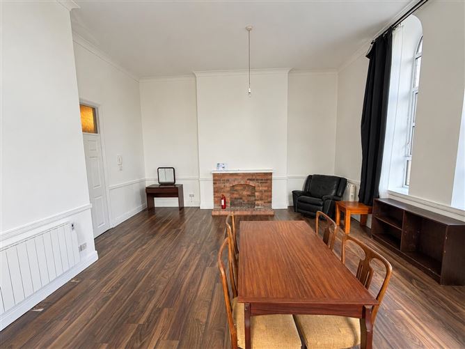 5 College House, Ballinasloe, Galway