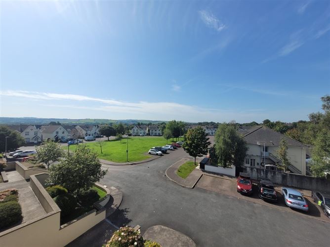18 Newgrange, An Caislean, Ballincollig, Cork