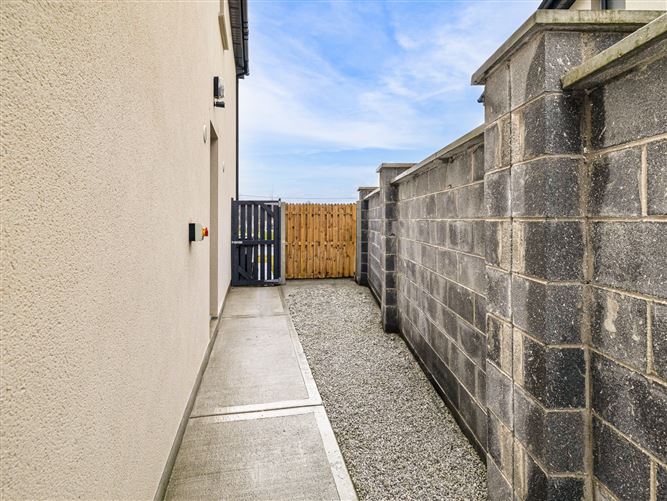 54 Curragh Farm, Newbridge, Kildare