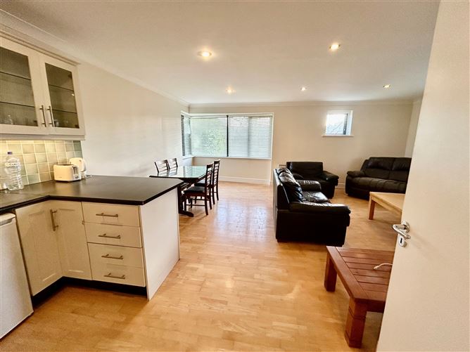 3 The Pavilion, Central Park, Carrick-on-Shannon, Leitrim