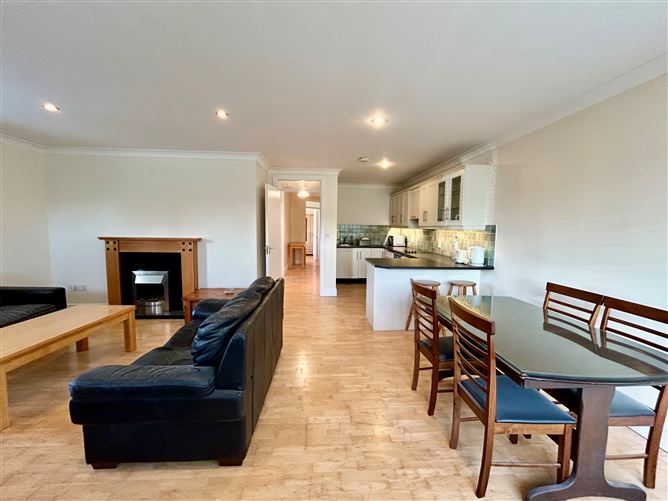 3 The Pavilion, Central Park, Carrick-on-Shannon, Leitrim