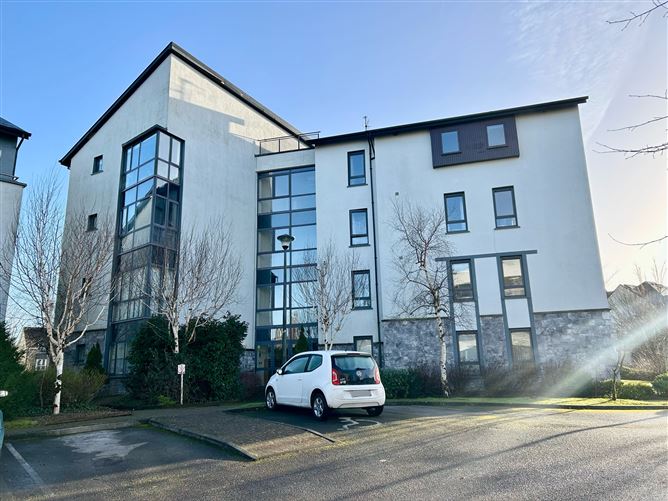 3 The Pavilion, Central Park, Carrick-on-Shannon, Leitrim