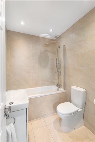 Photo 19 of 29 — 6 Oaktree Green, Castleknock, Dublin 15