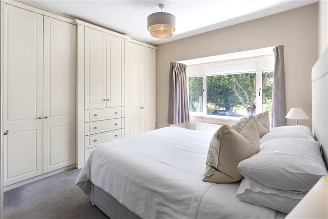 Photo 13 of 29 — 6 Oaktree Green, Castleknock, Dublin 15