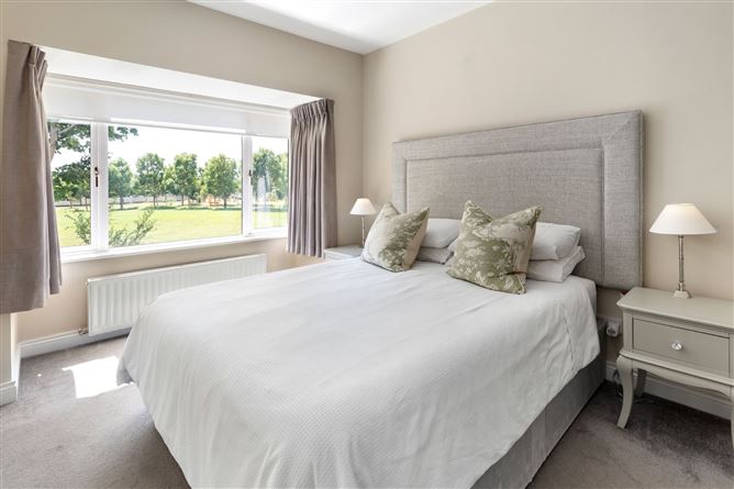 Photo 14 of 29 — 6 Oaktree Green, Castleknock, Dublin 15