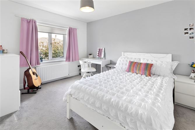 Photo 16 of 29 — 6 Oaktree Green, Castleknock, Dublin 15