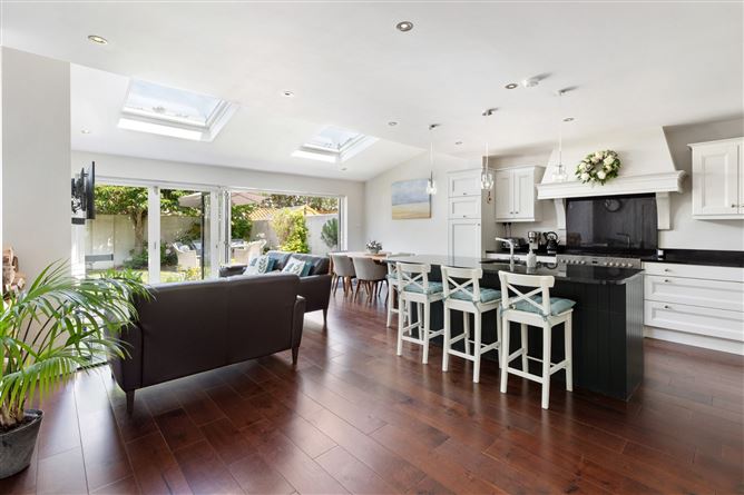 Photo 9 of 29 — 6 Oaktree Green, Castleknock, Dublin 15