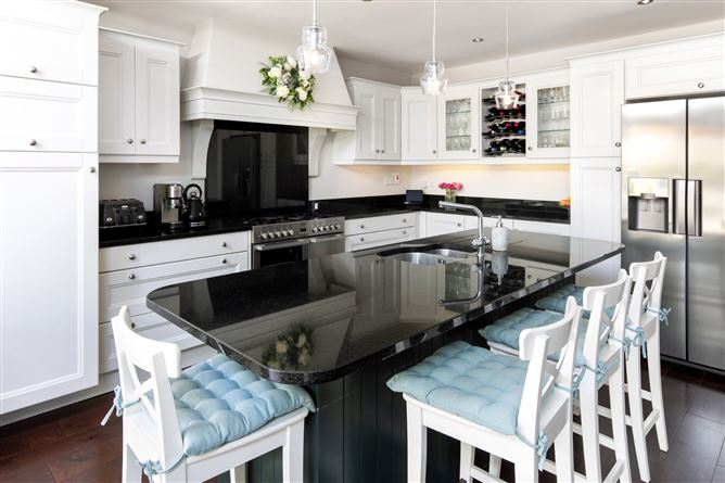 Photo 10 of 29 — 6 Oaktree Green, Castleknock, Dublin 15