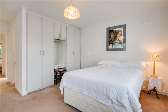 17 Silchester Court, Glenageary, Co. Dublin