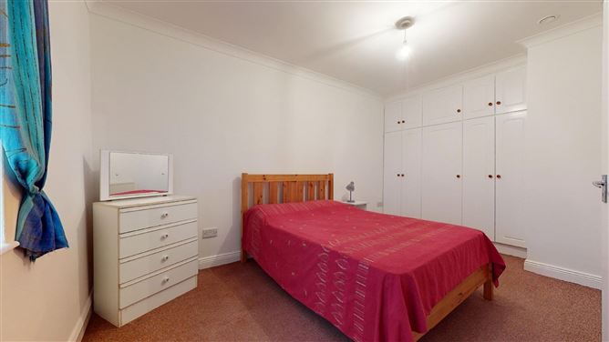 8 Thomas Street, Castlebar, Co. Mayo