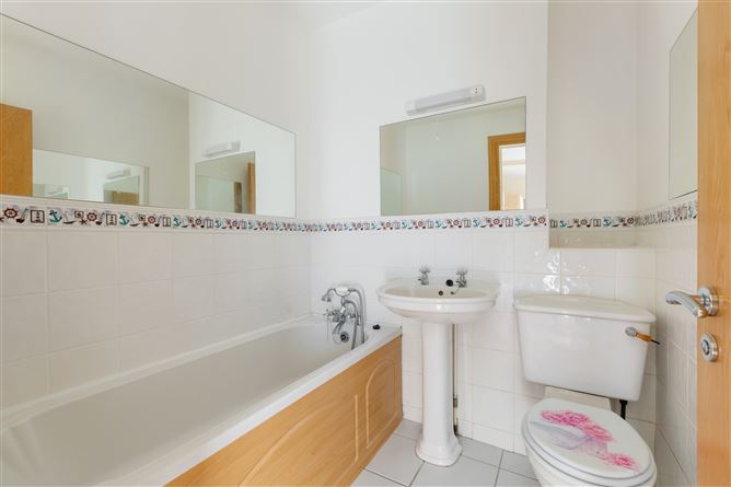 1 Fastnet courtyard, Marina Village , Arklow, Wicklow