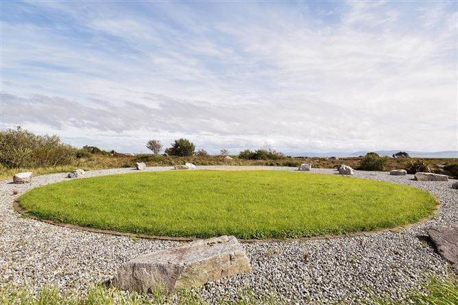 Bothar Bui, Inverin, Galway