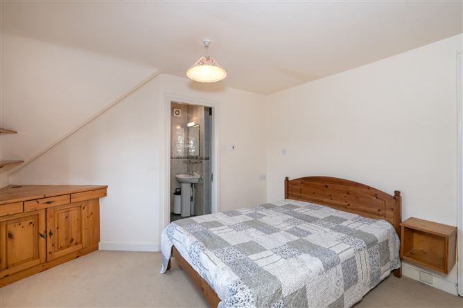 3 Brookfield Villas, College Road, Cork
