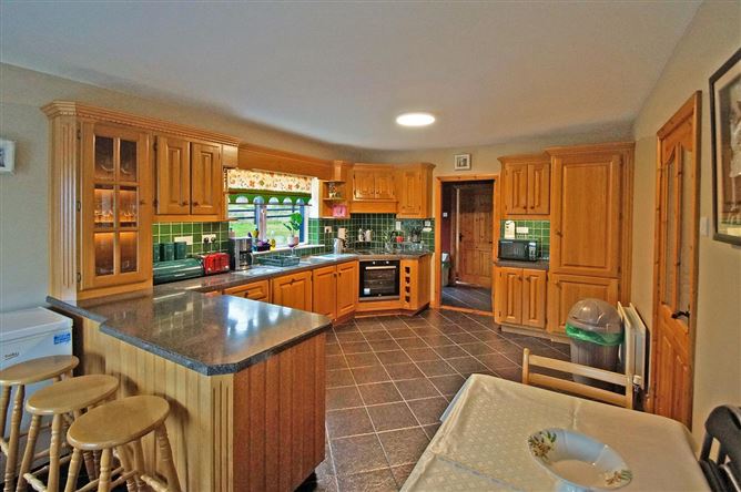 6 Bed in Clonbur,Clonbur,  Galway