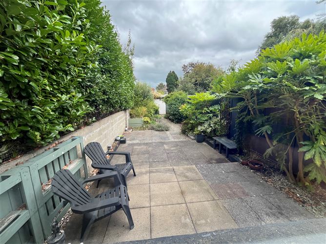 22 Larkhill Road, Whitehall,   Dublin 9, D09FX60