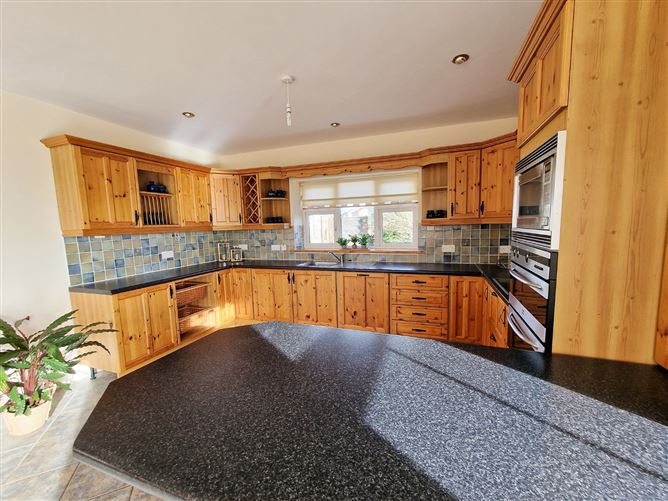 6 Shannon Heights, Kilrush, Co. Clare