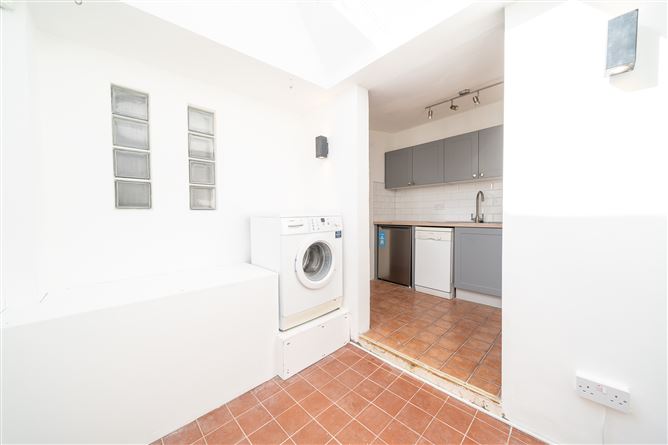 27 Darley's Terrace, The Coombe, Dublin 8