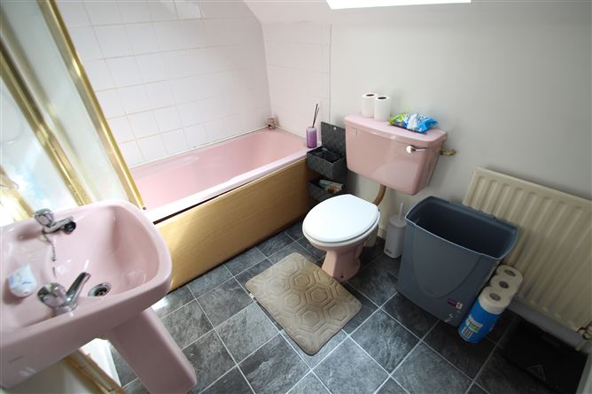6 The Gardens, Owenabue Heights, Carrigaline, Cork