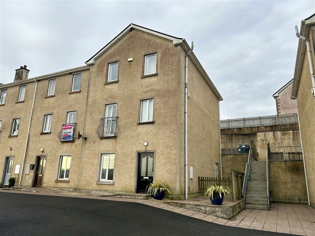 7 Shannon Grove Townhouse, Lisnagot, Carrick-on-Shannon, Leitrim