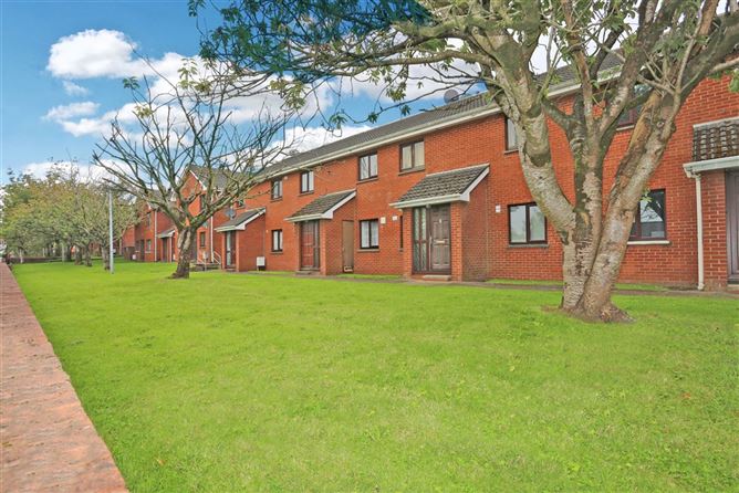 https://photos-a.propertyimages.ie/media/8/0/2/4960208/0724f060-bbc2-44ff-936b-975e1c26a9e2_l.jpg