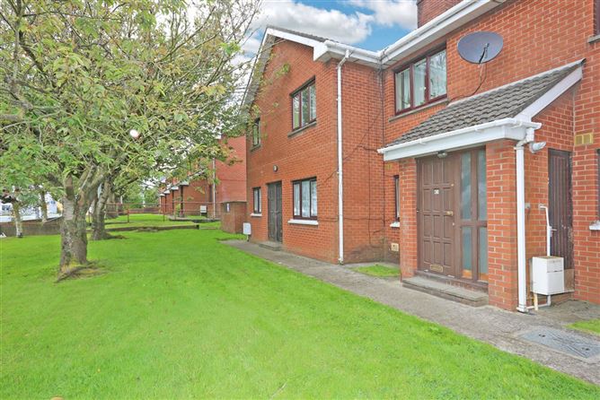 https://photos-a.propertyimages.ie/media/8/0/2/4960208/0724f060-bbc2-44ff-936b-975e1c26a9e2_l.jpg