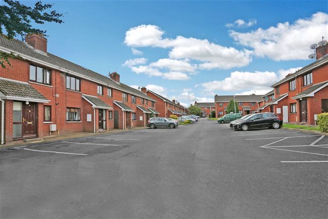 https://photos-a.propertyimages.ie/media/8/0/2/4960208/0724f060-bbc2-44ff-936b-975e1c26a9e2_l.jpg