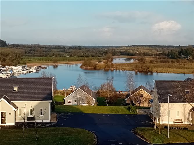 https://photos-a.propertyimages.ie/media/8/0/2/5005208/efb520ee-295a-4de6-a745-31257385b6e3_l.jpg