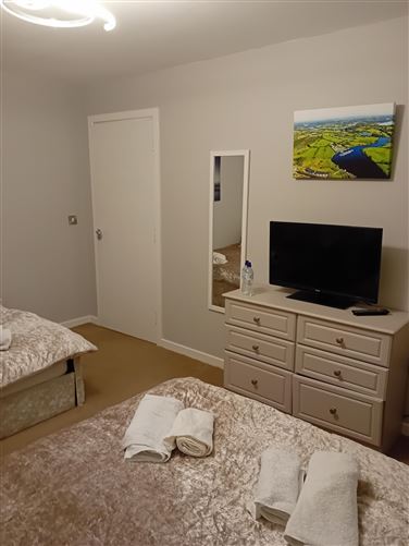 https://photos-a.propertyimages.ie/media/8/0/2/5005208/efb520ee-295a-4de6-a745-31257385b6e3_l.jpg