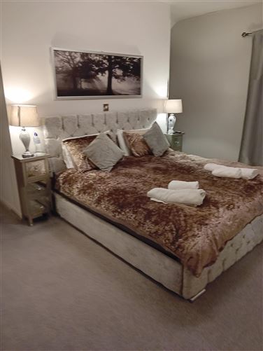 https://photos-a.propertyimages.ie/media/8/0/2/5005208/efb520ee-295a-4de6-a745-31257385b6e3_l.jpg