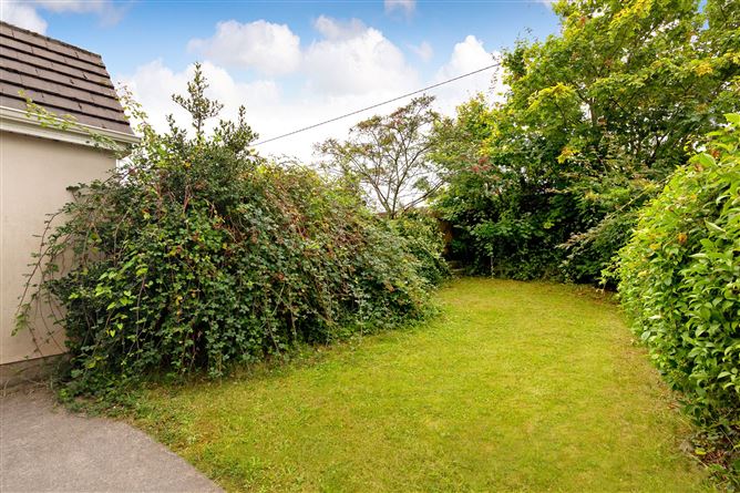 2 Teeling Gardens, Ballisodare, Co. Sligo