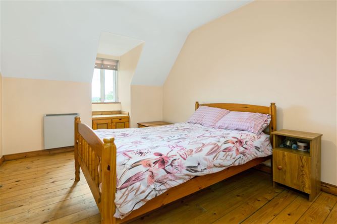 2 Teeling Gardens, Ballisodare, Co. Sligo