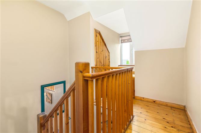 2 Teeling Gardens, Ballisodare, Co. Sligo