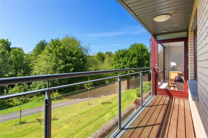 18 Dodderbank, Milltown, Dublin 6