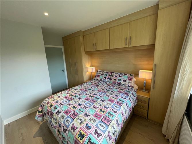 18 Dodderbank, Milltown, Dublin 6