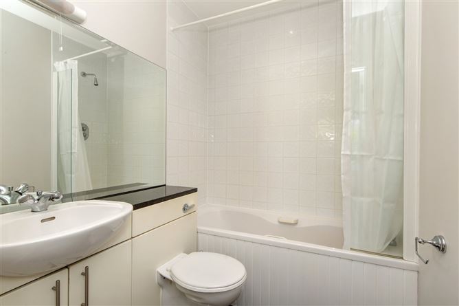 18 Dodderbank, Milltown, Dublin 6