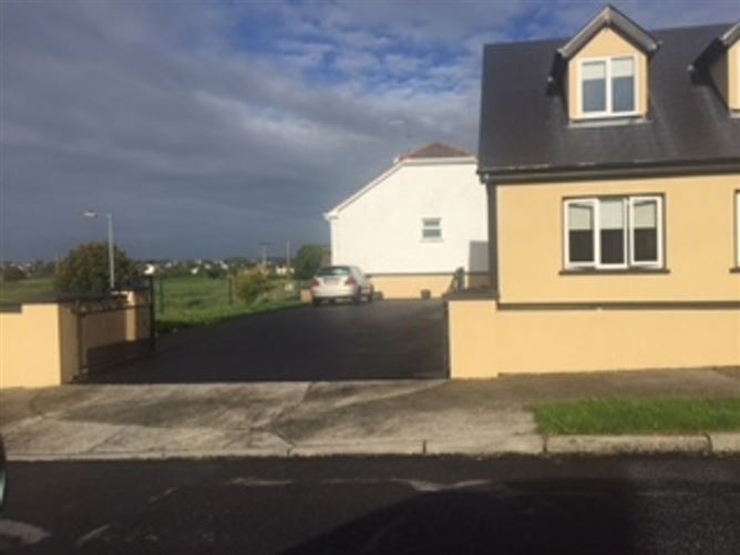 Lovely and central Tuam, Tuam, Co. Galway