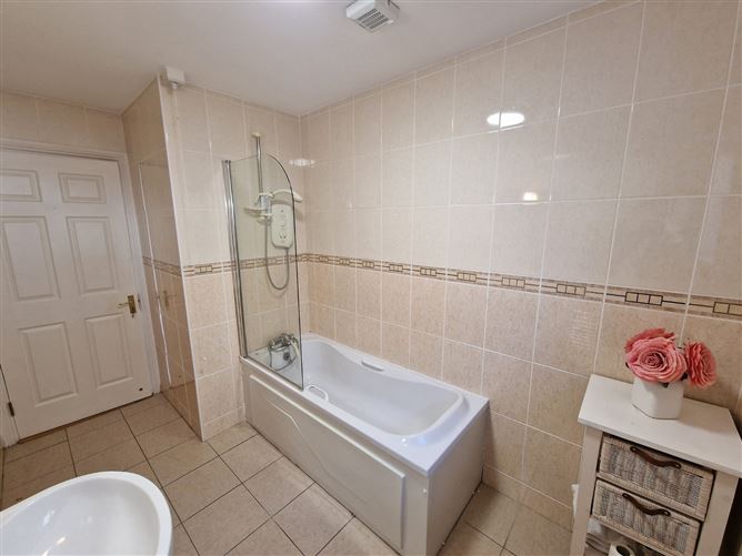 34 Garden View, Clarecastle, Ennis, Clare
