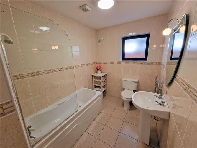 34 Garden View, Clarecastle, Ennis, Clare
