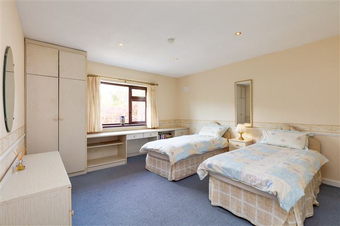 6 Thormanby Woods, Howth, Co. Dublin