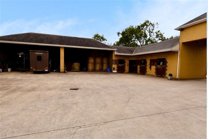 Creaghduff Stables, Coosan, Athlone, Westmeath