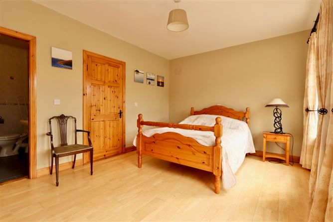 Creaghduff Stables, Coosan, Athlone, Westmeath