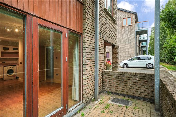 Photo 9 of 25 — 61 Hunters Green, Ballycullen, Dublin 24