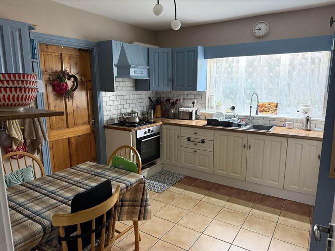 7 Rosslands, Roscrea, Tipperary