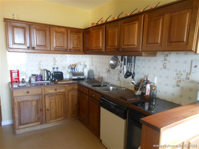 Derrymoyle Lodge, Glann Road, Oughterard, Galway