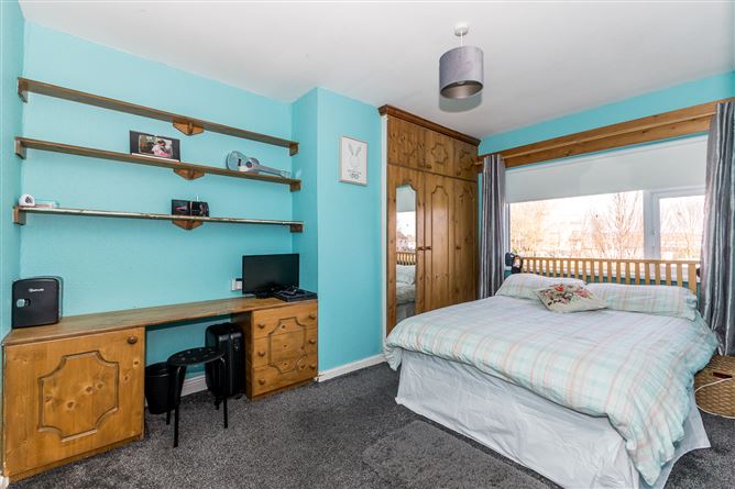 12 Crestfield Park, Whitehall, Dublin 9
