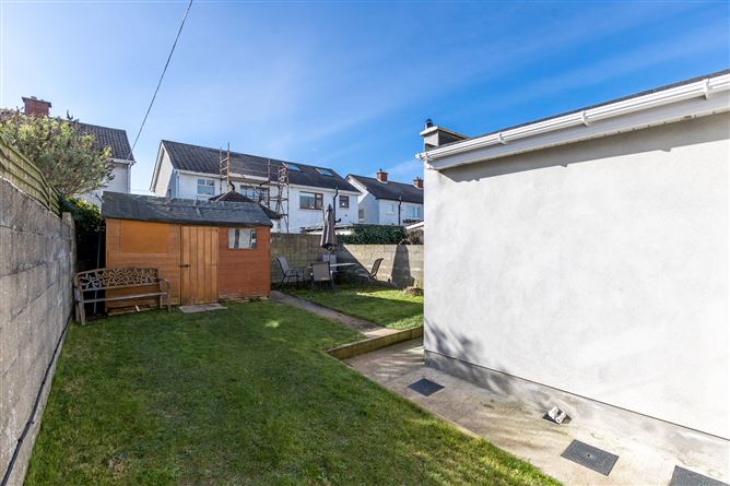 12 Crestfield Park, Whitehall, Dublin 9